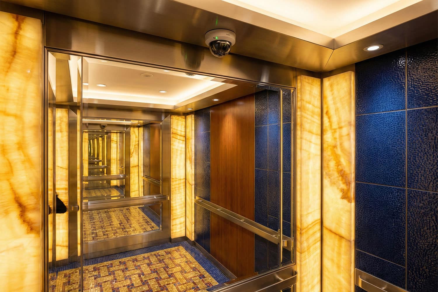 Asansörde ayna ve kamera kullanımı, güvenlik ve gizlilik